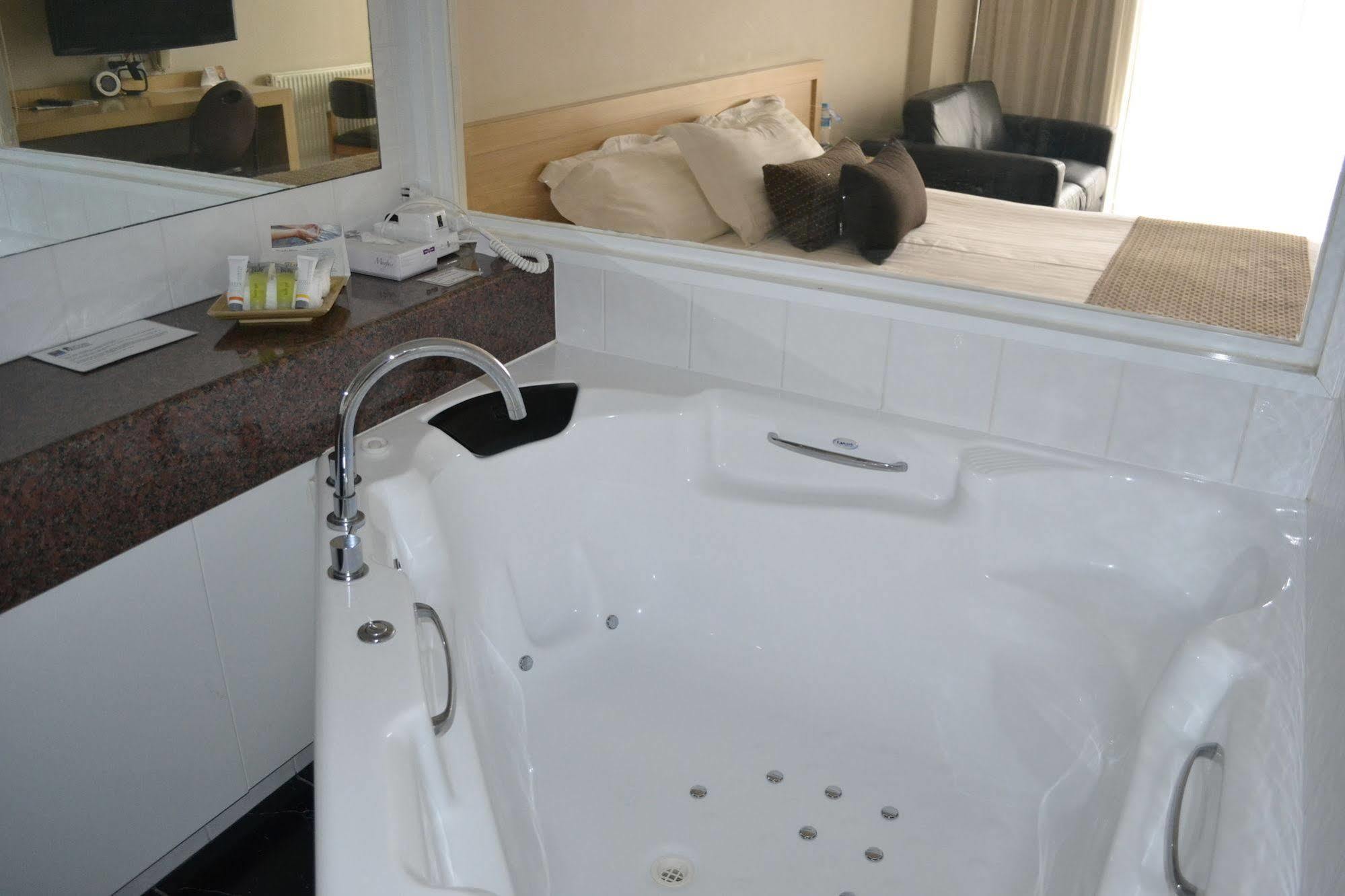 Richmond Henty Hotel Portland Bagian luar foto