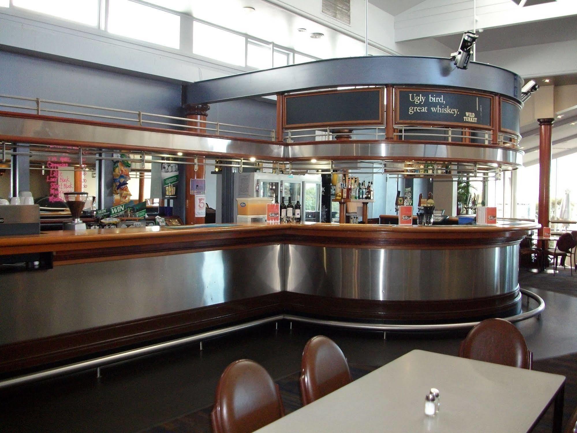 Richmond Henty Hotel Portland Bagian luar foto
