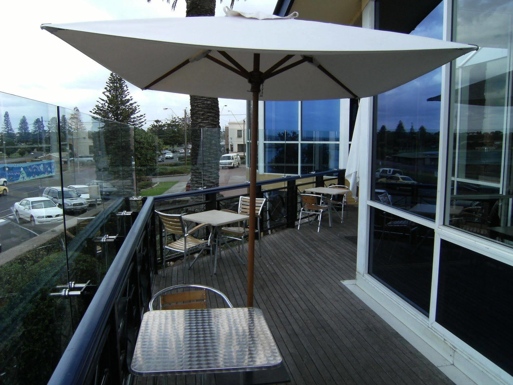 Richmond Henty Hotel Portland Bagian luar foto