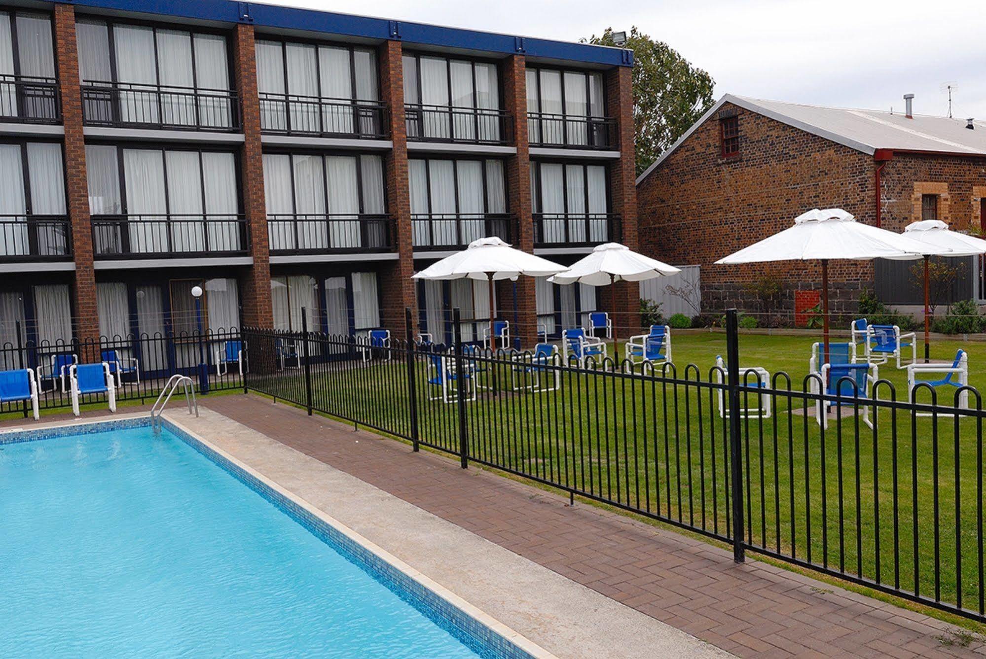 Richmond Henty Hotel Portland Bagian luar foto